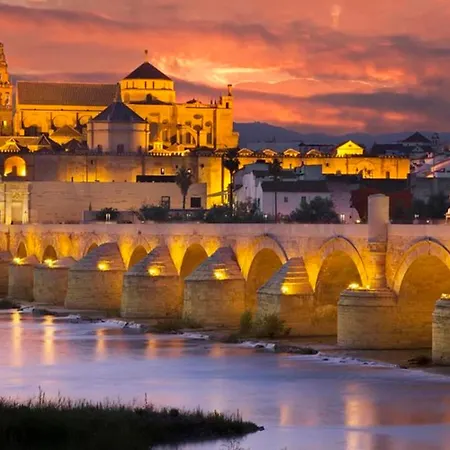 Con Aire Y Terraza En El Centro アパート コニル・デ・ラ・フロンテラ