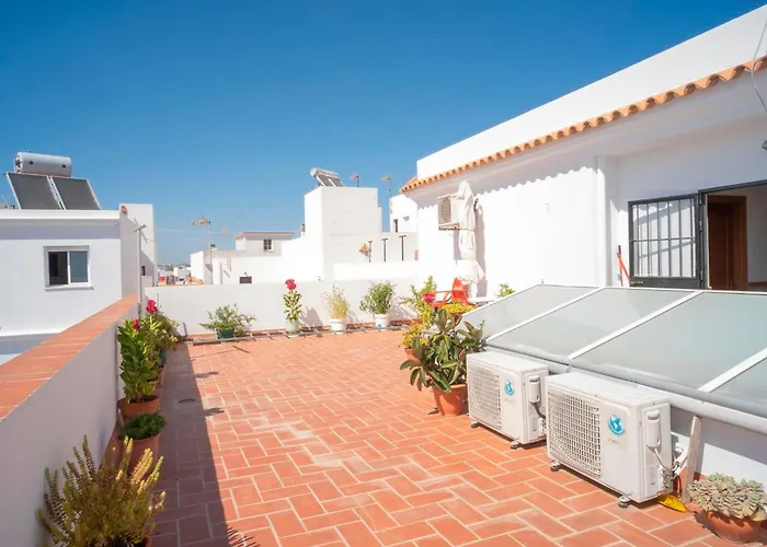 Con Aire Y Terraza En El Centro アパート コニル・デ・ラ・フロンテラ