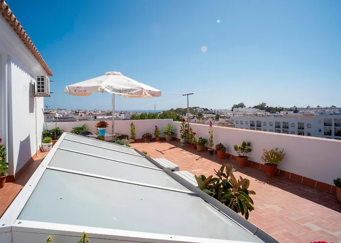 Con Aire Y Terraza En El Centro アパート コニル・デ・ラ・フロンテラ