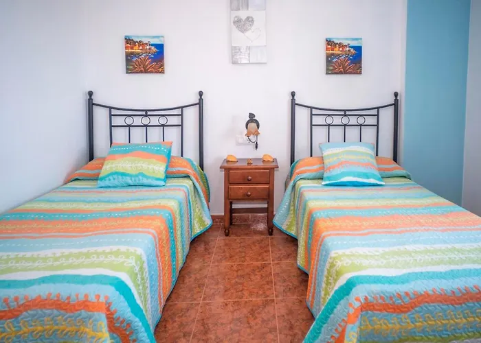 Con Aire Y Terraza En El Centro 科尼尔-德拉弗龙特拉